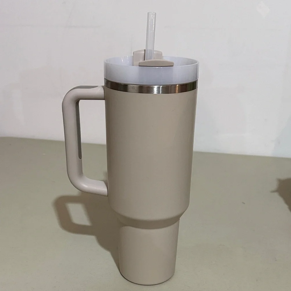 Stanley Classic Travel Mug with Handle and Straw - 40 oz - Picture 3 of 4